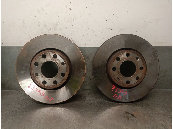 Replacement front brake disc for Opel Corsa D 1.3 16v CDTi OEM IAM reference 569065 569065 