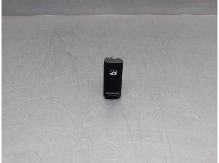 Recambio de elevalunas delantero izquierdo para renault 19 1.8 f3... referencia OEM IAM 7700817337  