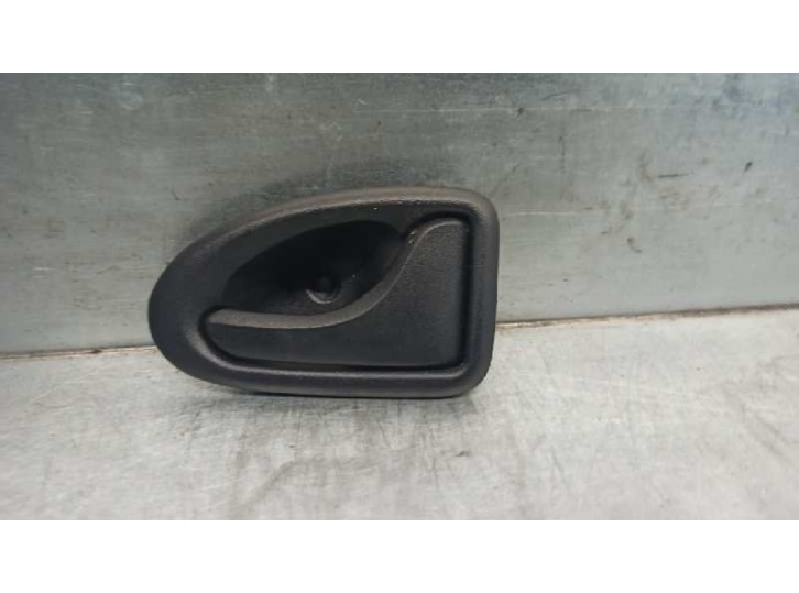 Replacement front right interior door handle for Iveco Daily closed box (2006 =>) 2.3 diesel cat OEM IAM reference 77008300