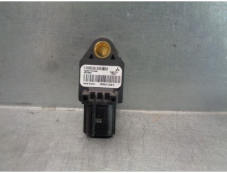 Recambio de sensor impacto para mitsubishi lancer berlina (cy0) inform referencia OEM IAM 8651A001  