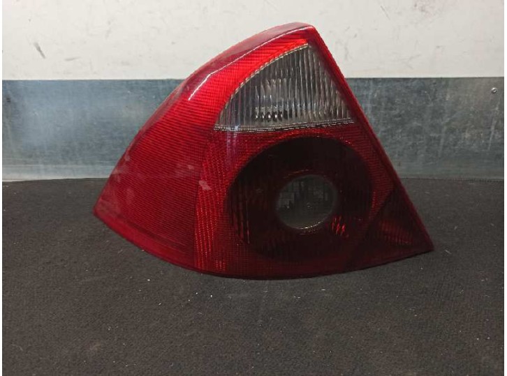 Replacement left rear light for Ford Mondeo III (B5Y) 2.0 TDCi OEM IAM reference 3S7113405A 