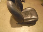 Recambio de asiento delantero derecho para chrysler sebring berlina (jr41) 2.0 le referencia OEM IAM UN101DVAA CUERO NEGRO 4 PUE