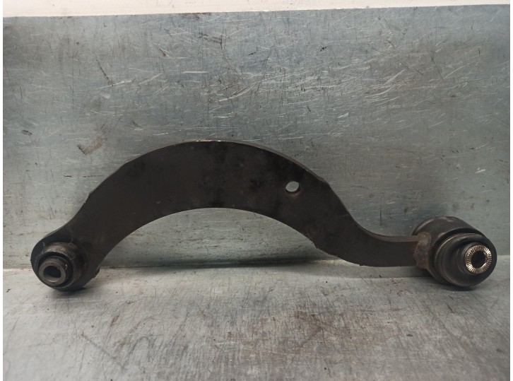 Replacement rear left upper suspension arm for Toyota Auris 1.2 16V Turbo CAT OEM IAM reference 4877012010 