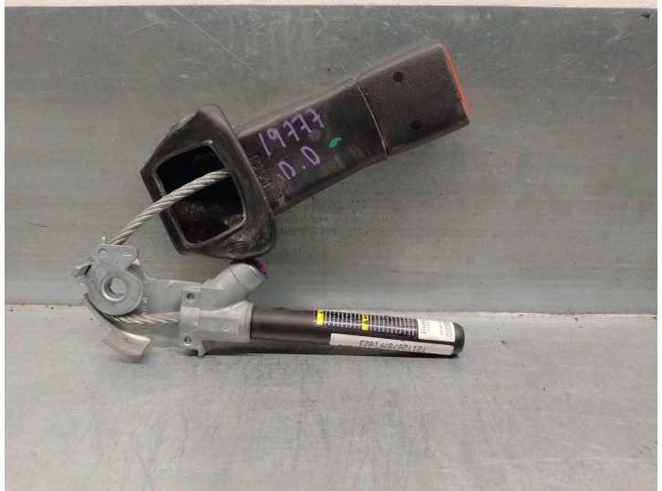 Recambio de pretensor airbag derecho para chrysler voyager (rg) 2.5 crd cat referencia OEM IAM 04680568AB  5 PUERTAS