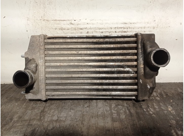 Recambio de intercooler para chrysler voyager (rg) 2.5 crd cat referencia OEM IAM 05072261AA 868503A VALEO