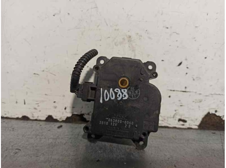 Recambio de motor apertura trampillas climatizador para lexus rx 300(mcu35) 3.0 v6 cat referencia OEM IAM 0638000060 DENSO