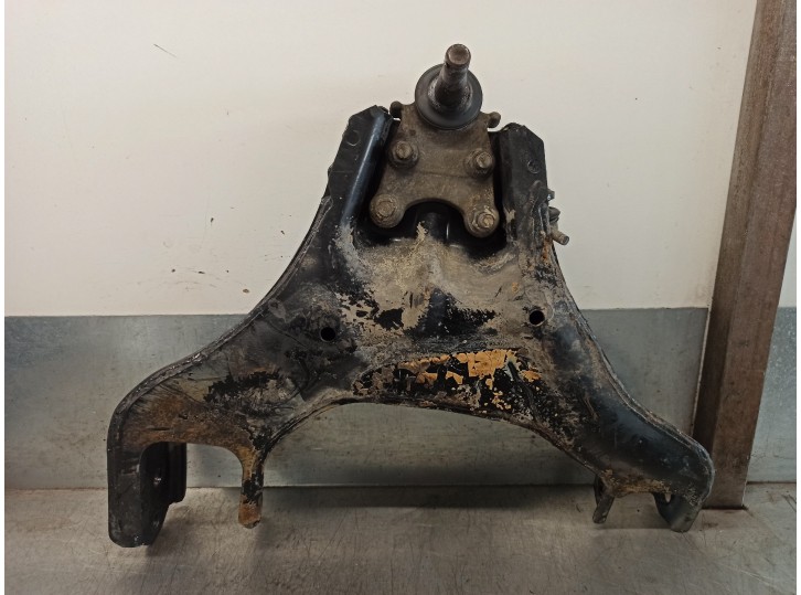 Recambio de brazo suspension inferior delantero derecho para opel monterey 3.1 turbodiesel referencia OEM IAM 352180 