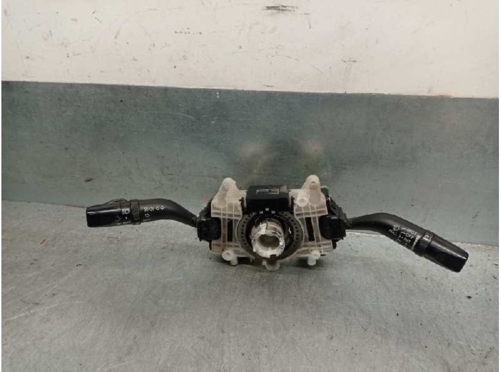 Recambio de mando luces para mazda 6 berlina (gg) 2.0 diesel cat referencia OEM IAM GJ6E 