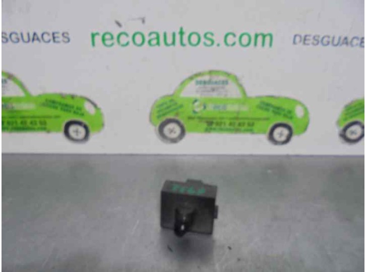 Replacement rear right window regulator switch for Jeep Grand Cherokee (WJ/WG) 3.1 TD CAT OEM IAM reference 56042057 