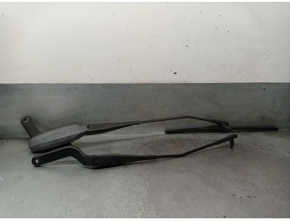 Recambio de brazo limpia delantero derecho para ford focus c-max (dm2) 1.6 referencia OEM IAM 3M5117526CD  3M5117526AB