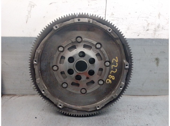 Replacement flywheel for Seat Ateca (KH7, KHP) 1.4 TSI OEM IAM reference 04E105264B 03L105266DN LUK