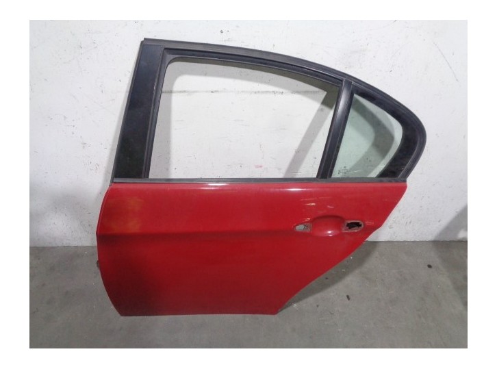 Recambio de puerta trasera izquierda para bmw serie 3 berlina (e90) 2.0 turbodiesel cat referencia OEM IAM 41007203647 ROJA 4 PU