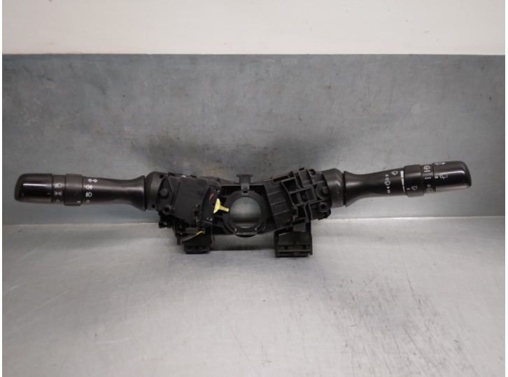 Recambio de mando luces para toyota verso 2.0 d-4d cat referencia OEM IAM 0520017F421  