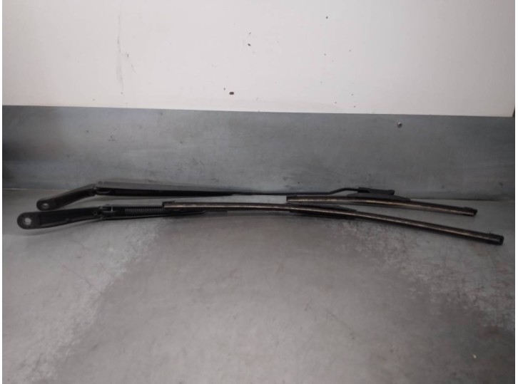 Recambio de brazo limpia delantero derecho para citroën c3 ii 1.4 referencia OEM IAM 9683382180 9683381680 