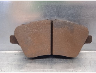 Recambio de pastillas de freno para ford transit courier ambiente referencia OEM IAM 6119593253090 90R-02A0107 