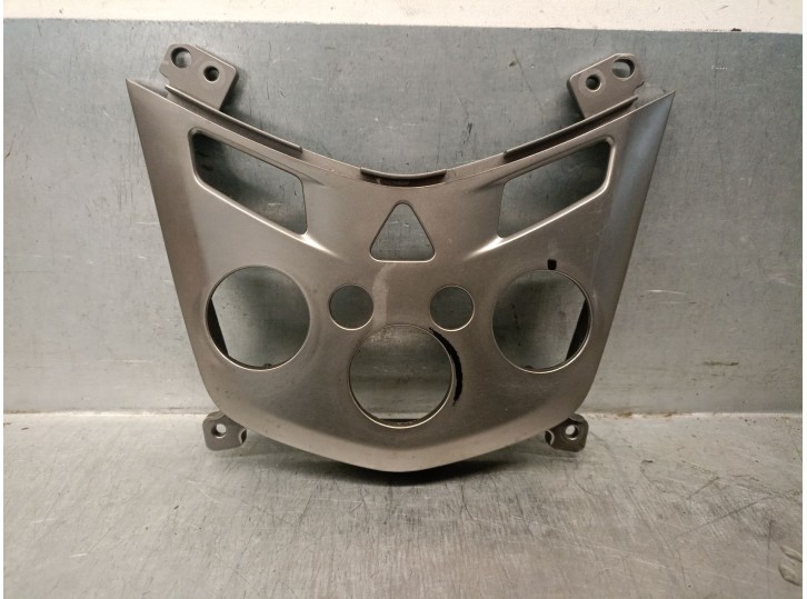 Recambio de molduras delanteras para chevrolet aveo 1.4 cat referencia OEM IAM 11589015 