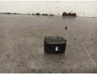 Replacement of front right window regulator switch for Citroën Xsara Picasso 1.6 16V HDi OEM IAM reference 22681 