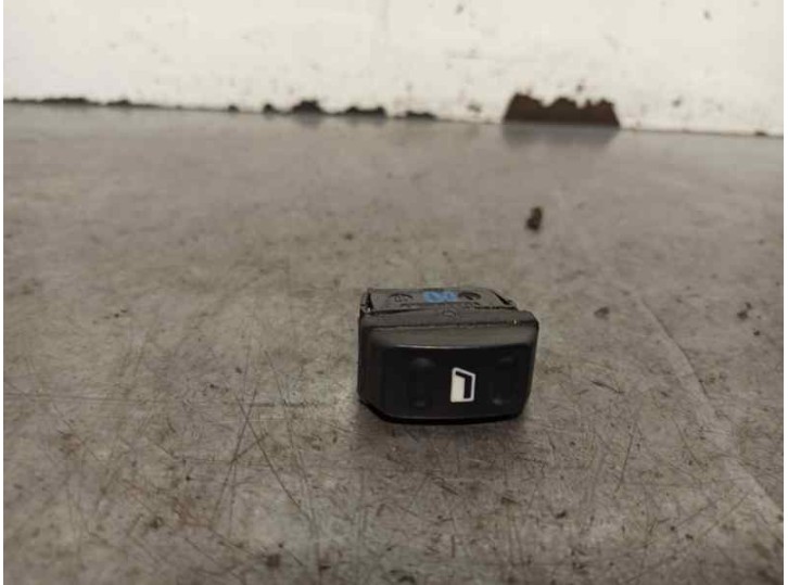 Recambio de mando elevalunas delantero derecho para citroën xsara picasso 1.6 16v hdi referencia OEM IAM 22681 