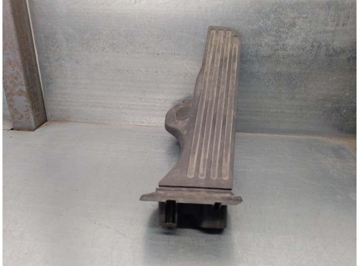 Recambio de potenciometro pedal para volkswagen passat variant (365) 2.0 tdi referencia OEM IAM 1K1723503AA 6PV01049801 HELLA