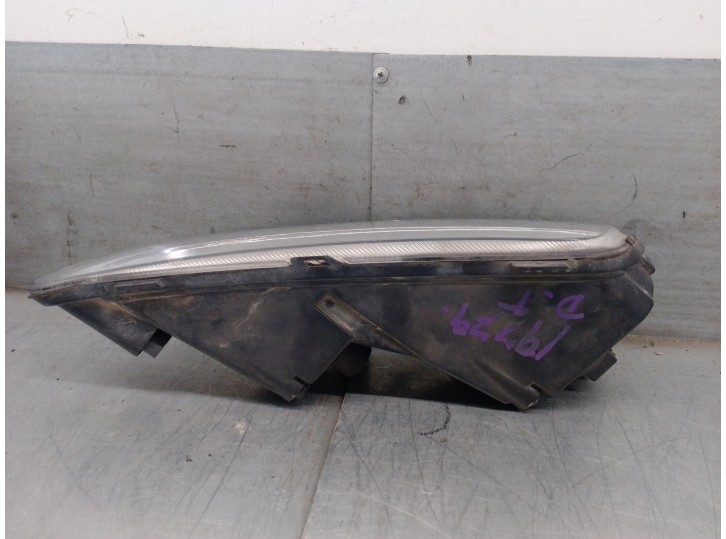 Replacement left fog light for Volkswagen Passat Variant (365) 2.0 TDi OEM IAM reference 3AA941661F 5 DOORS