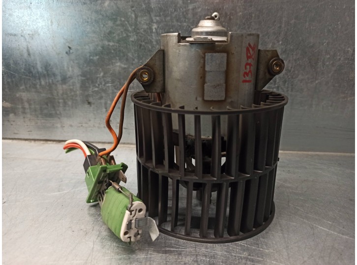 Replacement heater motor for Saab 900 sedan 2.0 cat OEM IAM reference 14528269 