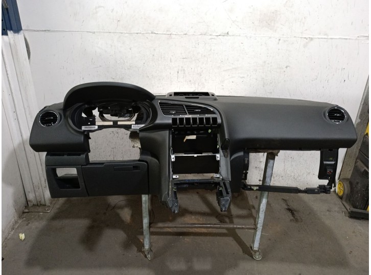 Recambio de salpicadero para peugeot 3008 i monospace (0u_) 2.0 hdi hybrid4 (0urhca) referencia OEM IAM 824705 824705 