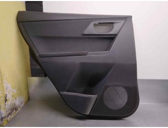 Recambio de guarnecido puerta trasera izquierda para toyota auris 1.2 16v turbo cat referencia OEM IAM 6773602240 5 PUERTAS
