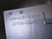 Recambio de guarnecido puerta trasera izquierda para toyota auris 1.2 16v turbo cat referencia OEM IAM 6773602240 5 PUERTAS