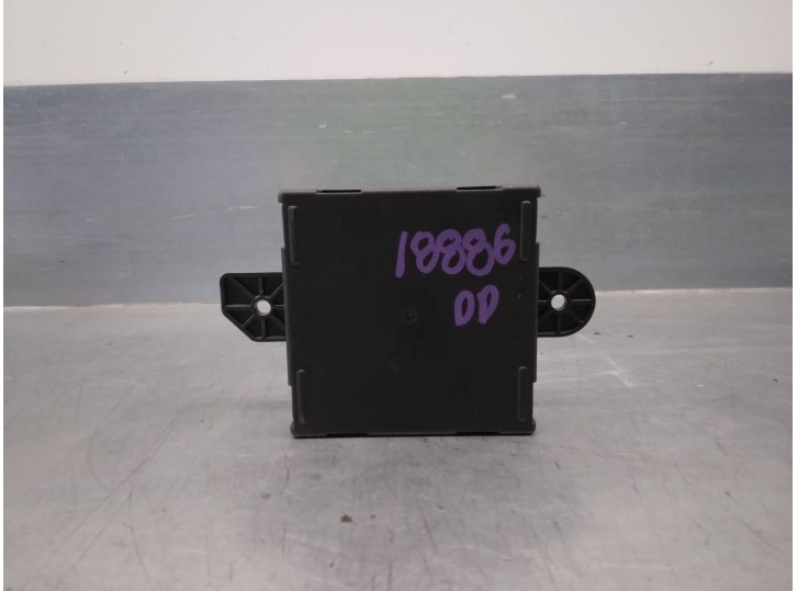 Replacement central locking control unit for Chrysler Grand Voyager LX OEM IAM reference 05026862 