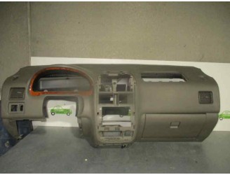 Recambio de salpicadero para kia carens 1.8 cat referencia OEM IAM 0K2FB55100AFKZ MARRON CLARO 