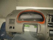 Recambio de salpicadero para kia carens 1.8 cat referencia OEM IAM 0K2FB55100AFKZ MARRON CLARO 