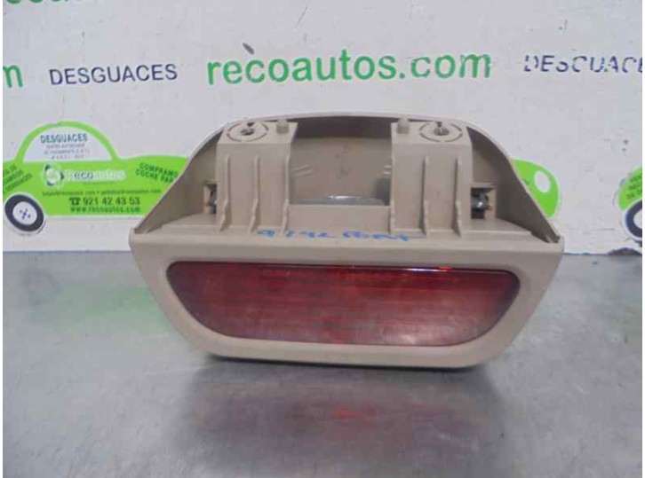 Recambio de luz central de freno para kia carens 1.8 cat referencia OEM IAM 0K2FB5158044  