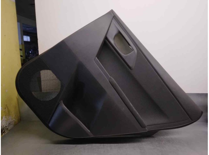 Recambio de guarnecido puerta trasera derecha para toyota auris 1.2 16v turbo cat referencia OEM IAM 6773502230 5 PUERTAS