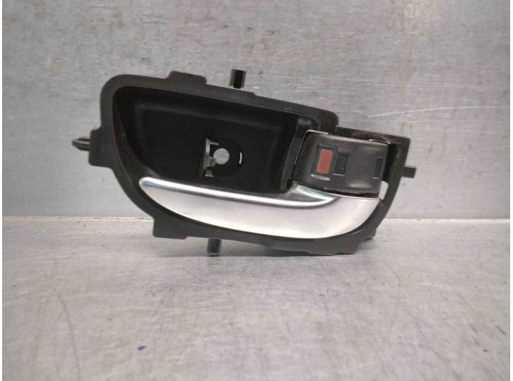 Recambio de maneta interior trasera derecha para toyota auris 1.2 16v turbo cat referencia OEM IAM 692050D201  