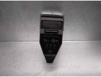 Recambio de pantalla multifuncion para toyota auris 1.2 16v turbo cat referencia OEM IAM 8391002200  