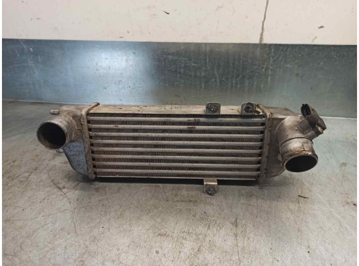 Recambio de intercooler para hyundai i30 style referencia OEM IAM 282712A610 6714315 MODINE