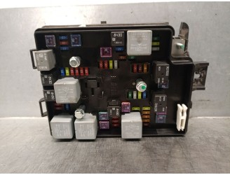 Recambio de caja reles / fusibles para chevrolet aveo 1.4 cat referencia OEM IAM 95462803 