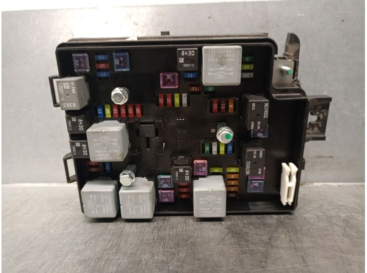 Recambio de caja reles / fusibles para chevrolet aveo 1.4 cat referencia OEM IAM 95462803 