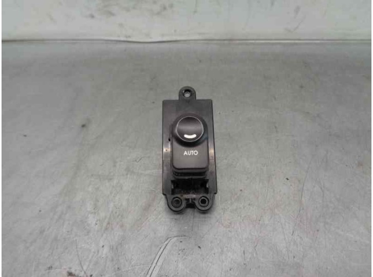 Recambio de mando elevalunas trasero izquierdo para hyundai i30 style referencia OEM IAM 935802L010 