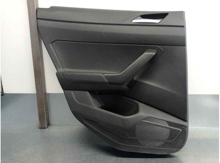 Recambio de guarnecido puerta trasera izquierda para volkswagen polo beats referencia OEM IAM 2G6867211N 