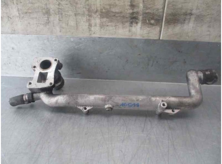 Replacement pipe for Alfa Romeo 147 (190) 1.9 JTD CAT OEM IAM reference B83301 