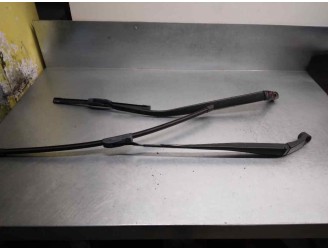 Recambio de brazo limpia delantero derecho para toyota auris 1.2 16v turbo cat referencia OEM IAM 8522102310 8521102300 