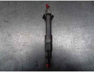 Replacement injector for Volkswagen Golf IV saloon (1J1) Advance OEM IAM reference 038130202A 0432193595 BOSCH
