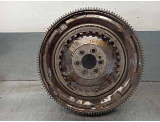 Recambio de volante motor para volkswagen polo beats referencia OEM IAM 04C105266F  