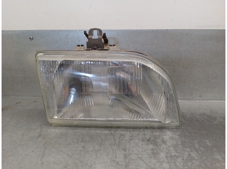 Replacement right headlight for Ford Fiesta saloon/courier 1.1 cat OEM IAM reference 89FG13005A MANUAL 5 DOORS