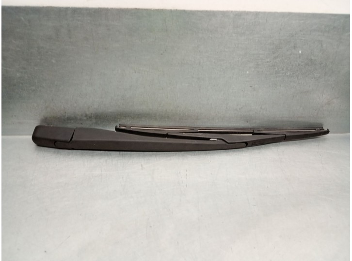 Recambio de brazo limpia trasero para opel zafira b 1.6 16v referencia OEM IAM 13145552 6272521 