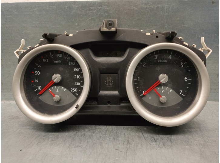 Recambio de cuadro instrumentos para renault megane ii berlina 5p 1.9 dci diesel referencia OEM IAM 8200462283  