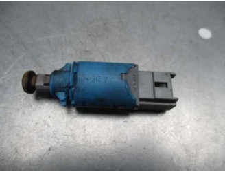 Recambio de interruptor para renault grand scénic ii (jm0/1_) 1.9 dci (jm0g, jm12, jm1g, jm2c) referencia OEM IAM 8200168239B 82