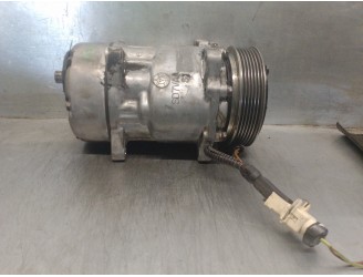 Recambio de compresor aire acondicionado para ford fiesta iii (gfj) 1.3 cat referencia OEM IAM 6926859 6926859 