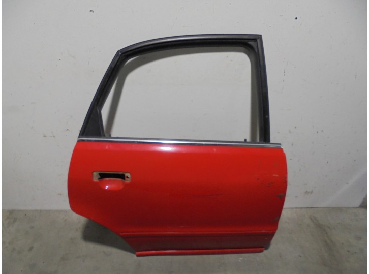 Recambio de puerta trasera derecha para audi a4 berlina (b5) 2.4 v6 30v referencia OEM IAM 8D0833051E ROJA 4 PUERTAS